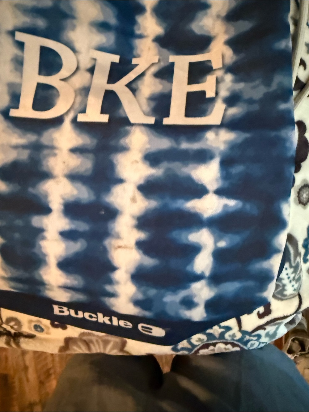 Buckle Blue and White Tie-Dye Throw Blanket